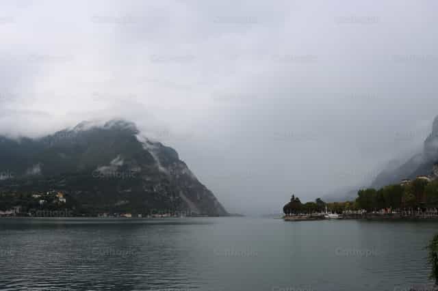 Mountain - Catholic stock images - Photo by Frames Cristianos