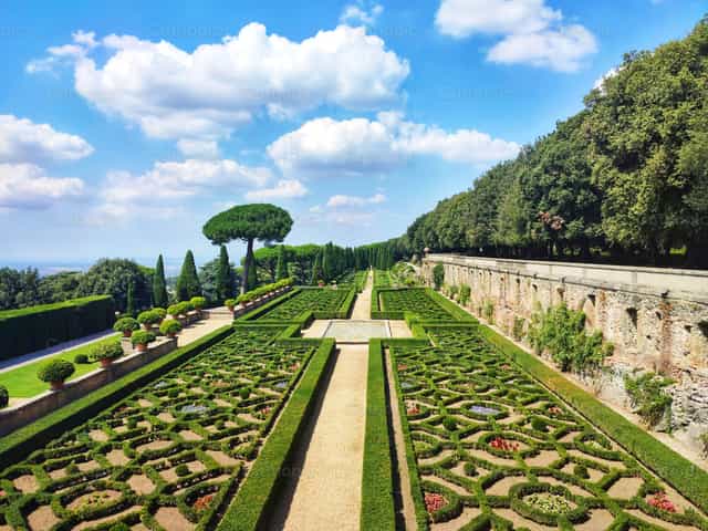 Castel Gandolfo, a residência de verão do Papa - Imagens católicas de stock - Foto de Marius Jocys