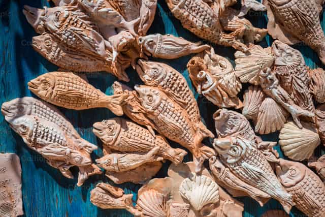 Pescados de barro - Banco de imágenes católicas - Fotografía por Vytautas Markūnas SDB