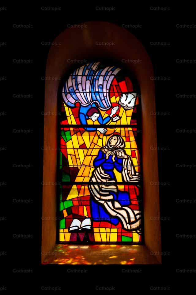 Vidriera - Anunciacion - Banco de imágenes católicas - Fotografía por Jakov Pleše