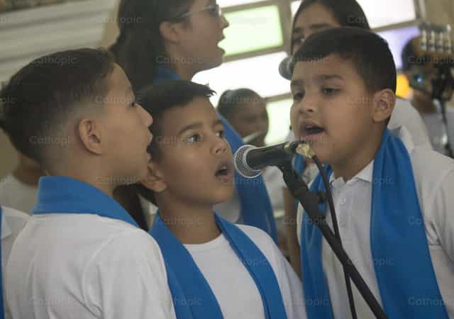 Coro dei bambini - Immagini stock cattoliche - Foto di Carlos Daniel