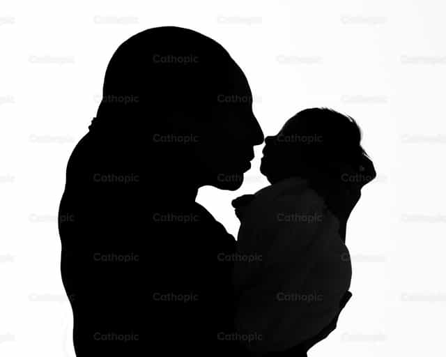 母亲与婴儿的剪影 - 天主教图库图片 - 摄影： Clina CG