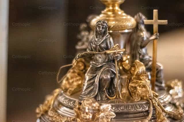 Caliz de las virtudes - Banco de imágenes católicas - Fotografía por Martín Alejandro Feliciosi