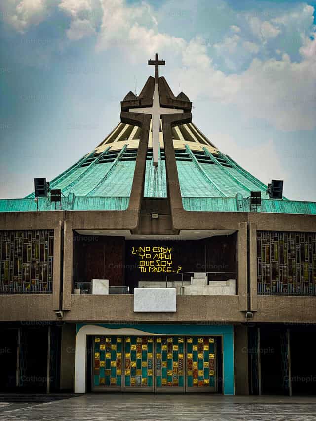 Here she is, our Mother - Catholic stock images - Photo by Aqu Alvarez
