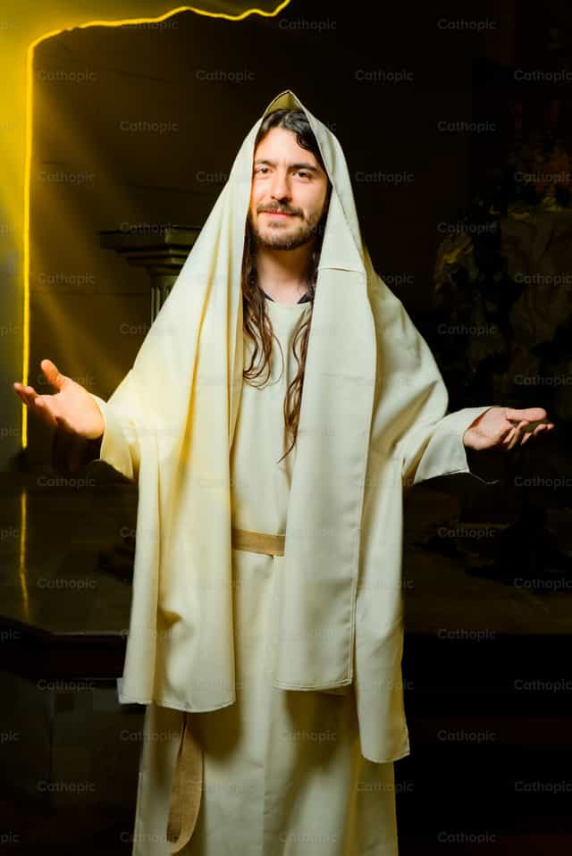 Representación de Jesús en el Vía Crucis - Banco de imágenes católicas