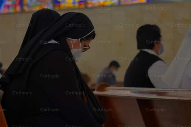 orando - Imagens católicas de stock - Foto de Erika Rdz Tenorio