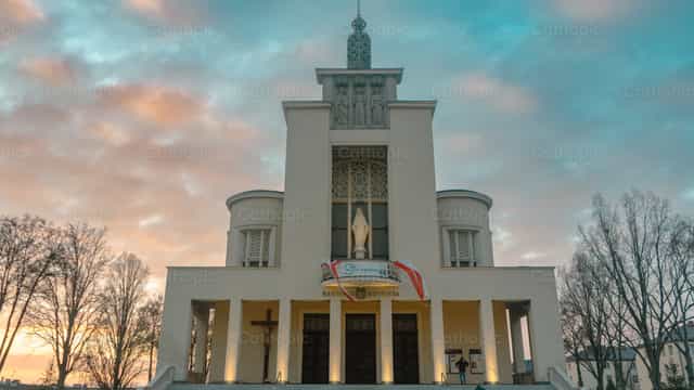 Basílica de la Omni-mediadora de todas las glorias - Banco de imágenes católicas - Fotografía por Lupe Belmonte