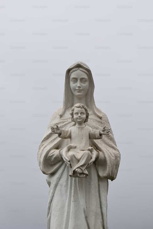 María y el niño Jesús - Banco de imágenes católicas - Fotografía por Frames Cristianos
