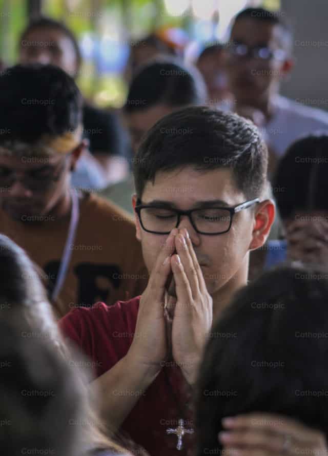 Deja tu corazón en manos de Dios - Banco de imágenes católicas