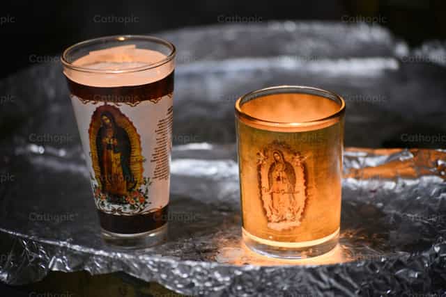 Velas a María - Banco de imágenes católicas