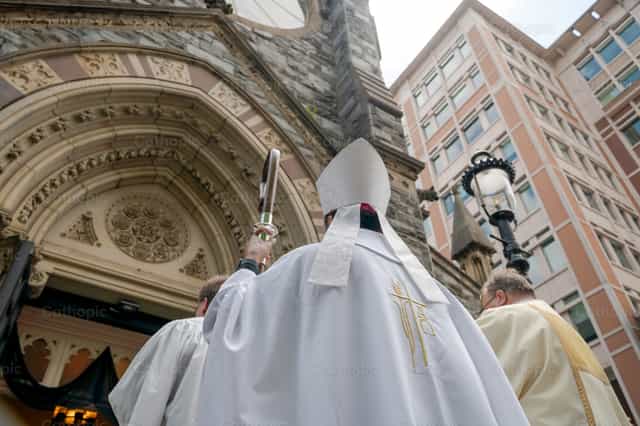 Bishop entering the Church - Catholic stock images - Photo by Nicole Olea
