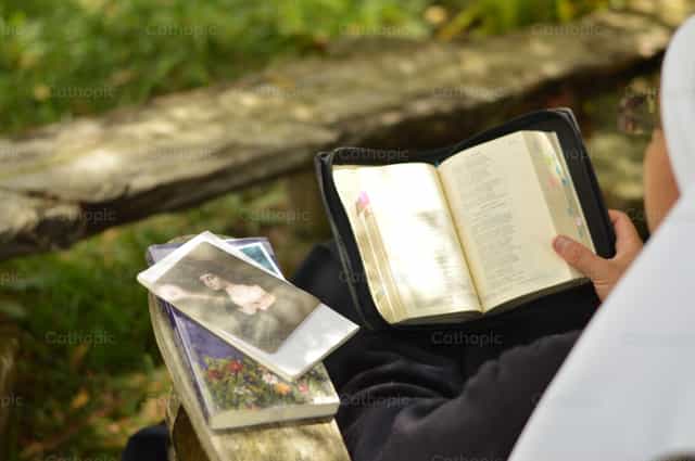 Prière - Images catholiques de stock - Photo de Carolina BR