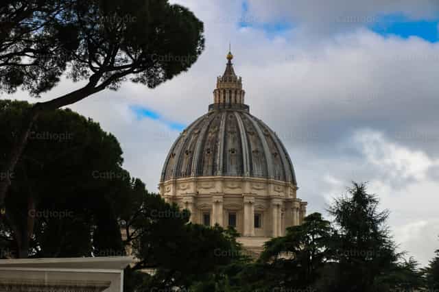 Cúpula de São Pedro - Imagens católicas de stock - Foto de Joseph Macnaught