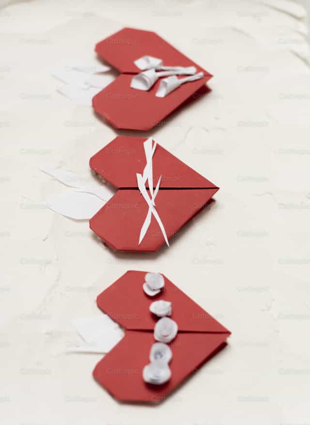 Sagrados corazones - origami - Banco de imágenes católicas - Fotografía por Carolina BR