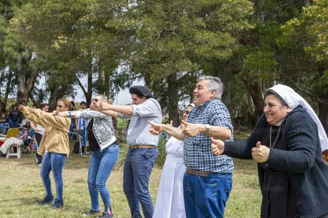 Joie dans la mission - Images catholiques de stock - Photo de Titi Maciel Pérez