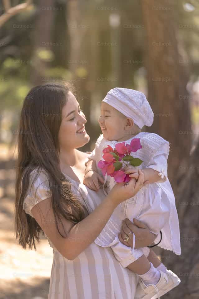 Mi mami y yo - Banco de imágenes católicas