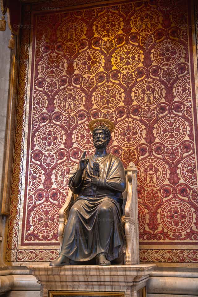 Imagen de San Pedro en la Basílica de San Pedro - Banco de imágenes católicas - Fotografía por Yandry Fernández Perdomo