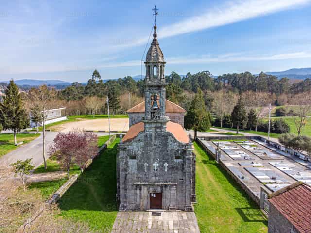 San Breixo de Barro-templom és temető - Katolikus stockképek