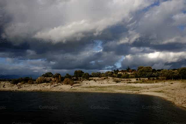 Lac - Images catholiques de stock - Photo de Sergi Canal