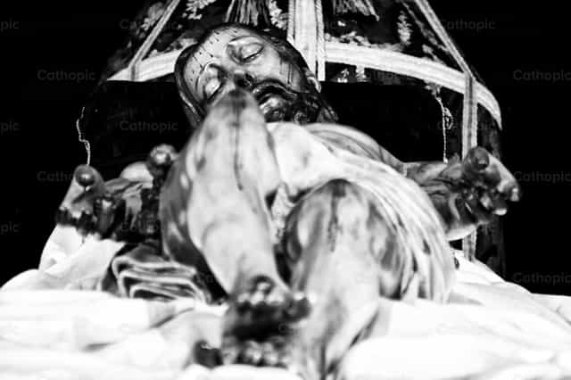 Muerte de Cristo - Banco de imágenes católicas