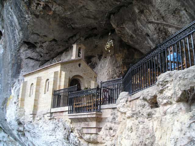 Virgem de Covadonga - Imagens católicas de stock