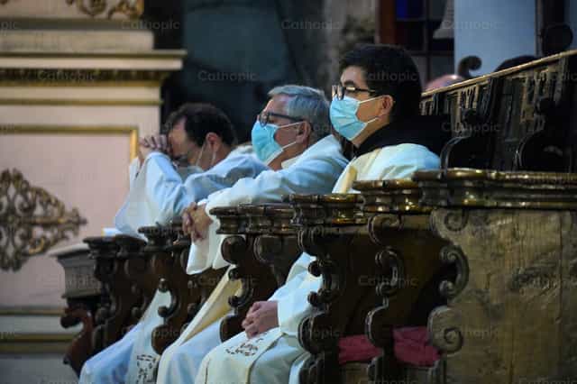 Tribuna - Banco de imágenes católicas