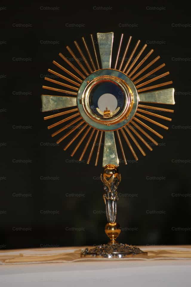 Eucaristía, Milagro de Amor - Banco de imágenes católicas
