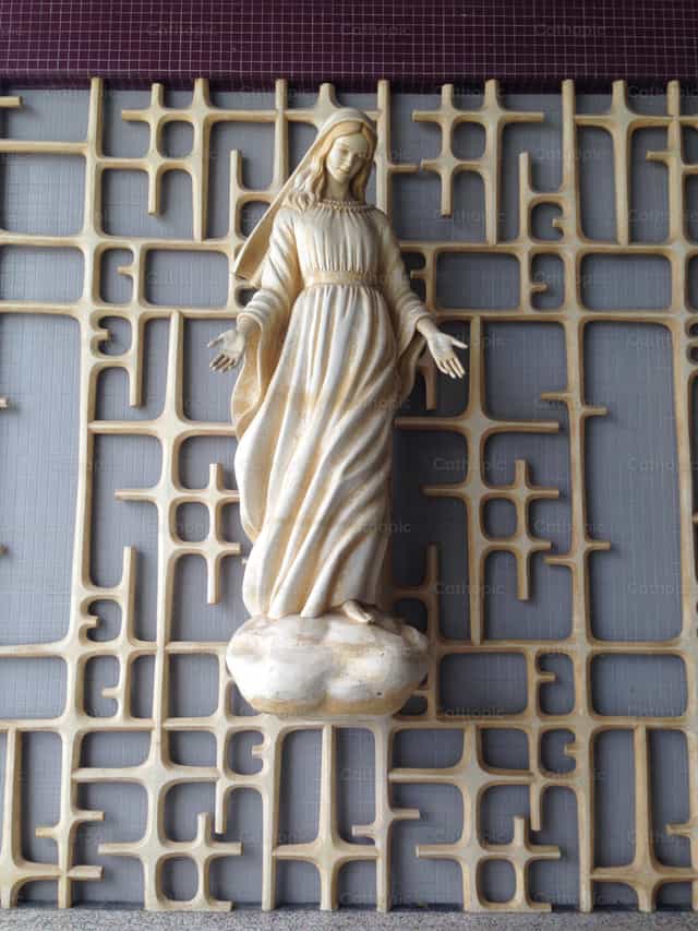 Estatwa ni Birheng Maria - Mga Catholic stock image