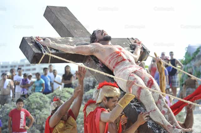 Crucifiquenlo - Banco de imágenes católicas