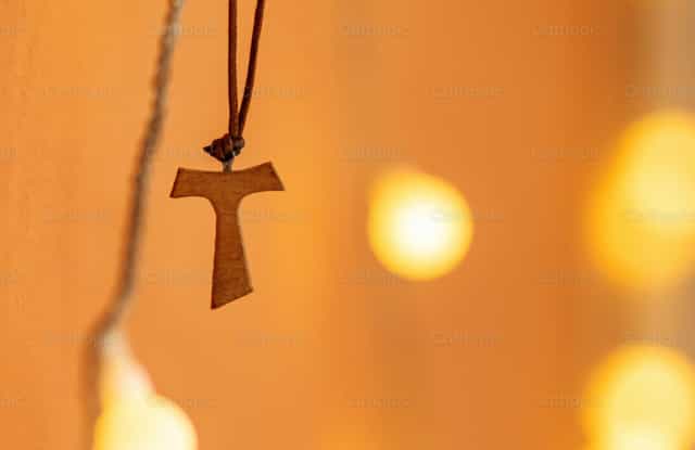 Cruz franciscana Tau - Banco de imágenes católicas - Fotografía por Antonio Gravante