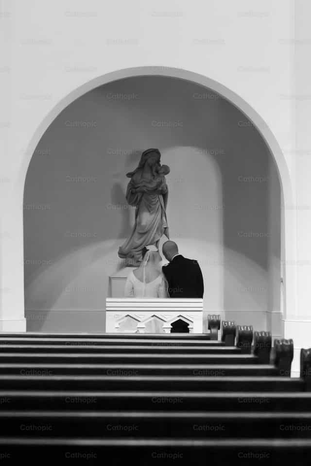 Oraciones a Maria - Banco de imágenes católicas