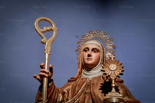 Saint Clare of Assisi - Catholic stock images - Photo by Carolina BR