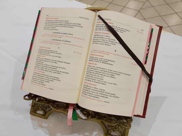 Missel romain - Images catholiques de stock