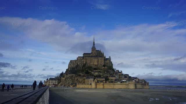 Saint-Michel Mount - Catholic stock images - Photo by Lupe Belmonte