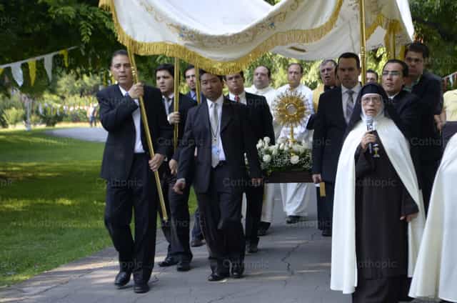 Peregrinación Corpus Chisti - Banco de imágenes católicas