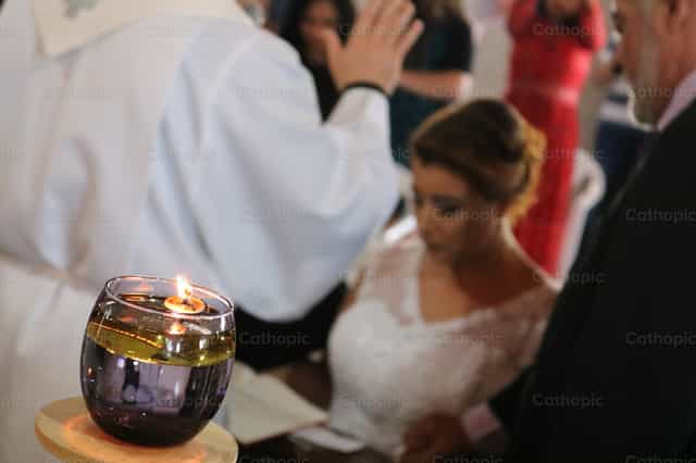 Bendición sacerdotal - Banco de imágenes católicas