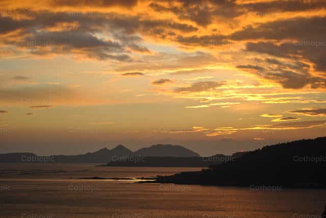 Atardecer en Pontevedra - Banco de imágenes católicas - Fotografía por Dimitri Conejo Sanz