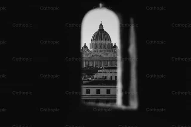 Cupula de San Pedro - Banco de imágenes católicas
