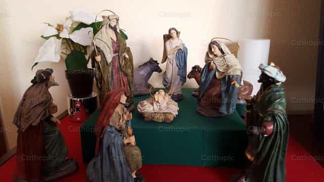 Figuras del Nacimiento de Jesus - Banco de imágenes católicas