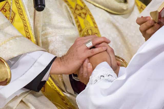 Prometo fidelidade à Igreja - Imagens católicas de stock