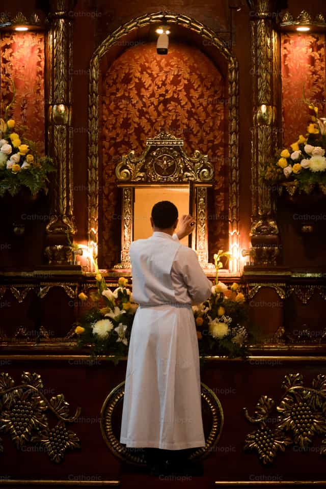 Ministro del Señor - Banco de imágenes católicas - Fotografía por Nayarb Photography
