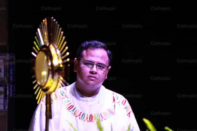 Dai-nos, Senhor, sacerdotes santos - Imagens católicas de stock