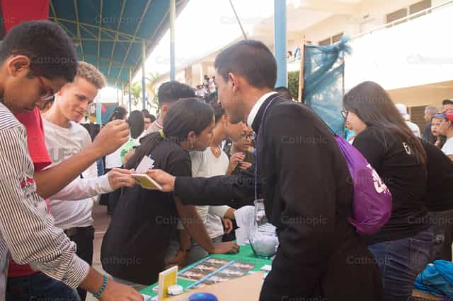 Llamando a la vida religiosa - Banco de imágenes católicas