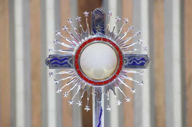 Jesus Sacramentado - Banco de imágenes católicas