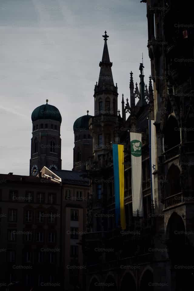 Torre de la Catedral de Munich - Banco de imágenes católicas - Fotografía por Lupe Belmonte