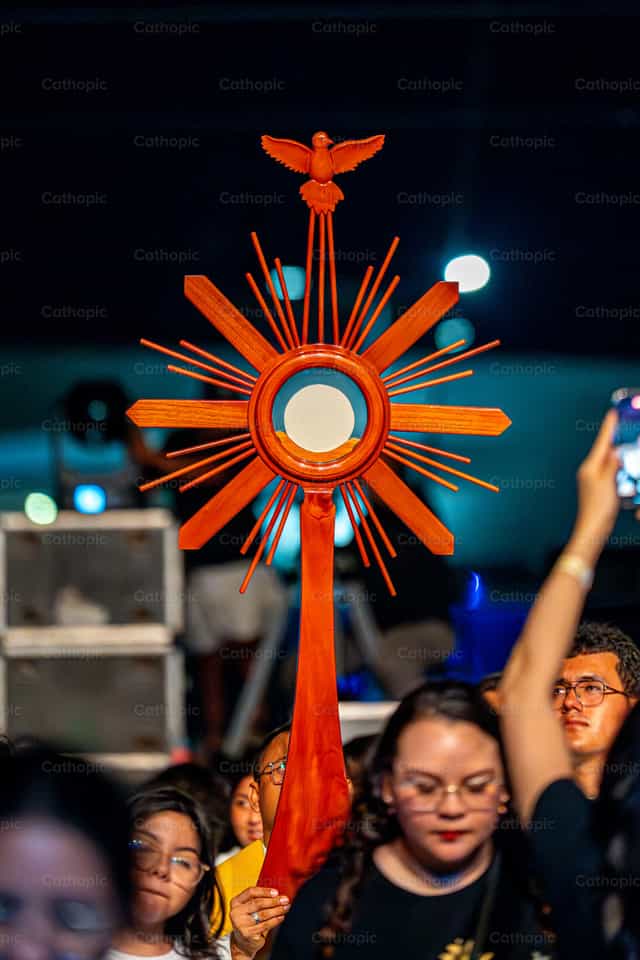 Santísimo Sacramento - Banco de imágenes católicas - Fotografía por Hein Palma