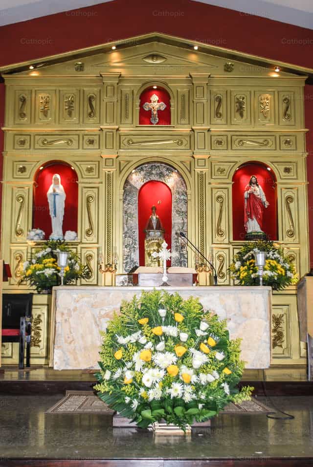 Altar de la Iglesia San Fermín, Guatemala - Banco de imágenes católicas