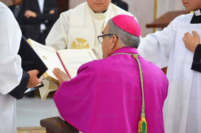 Obispo del Amor - Banco de imágenes católicas - Fotografía por Luis Jaime LG