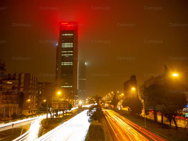 Society does not stand still - Catholic stock images - Photo by José Ángel SH