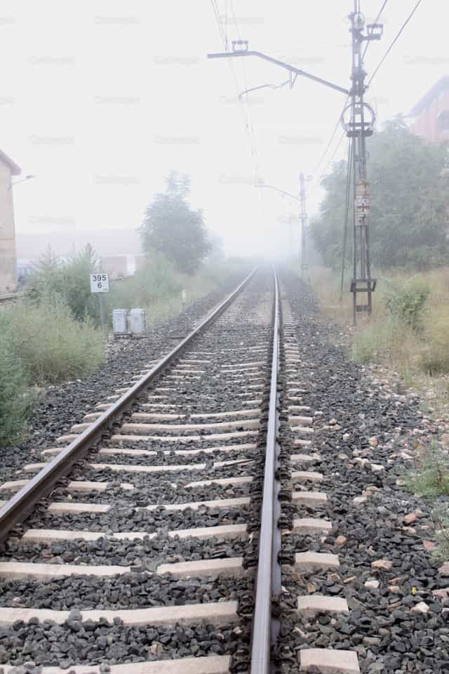 Wolkige Straße - Katholische Stockfotos - Foto von Txusma